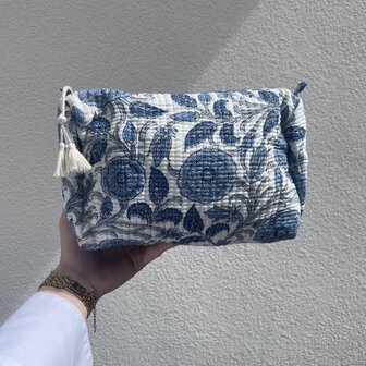 Toilettasje India bloemetjes - wit blauw - groot